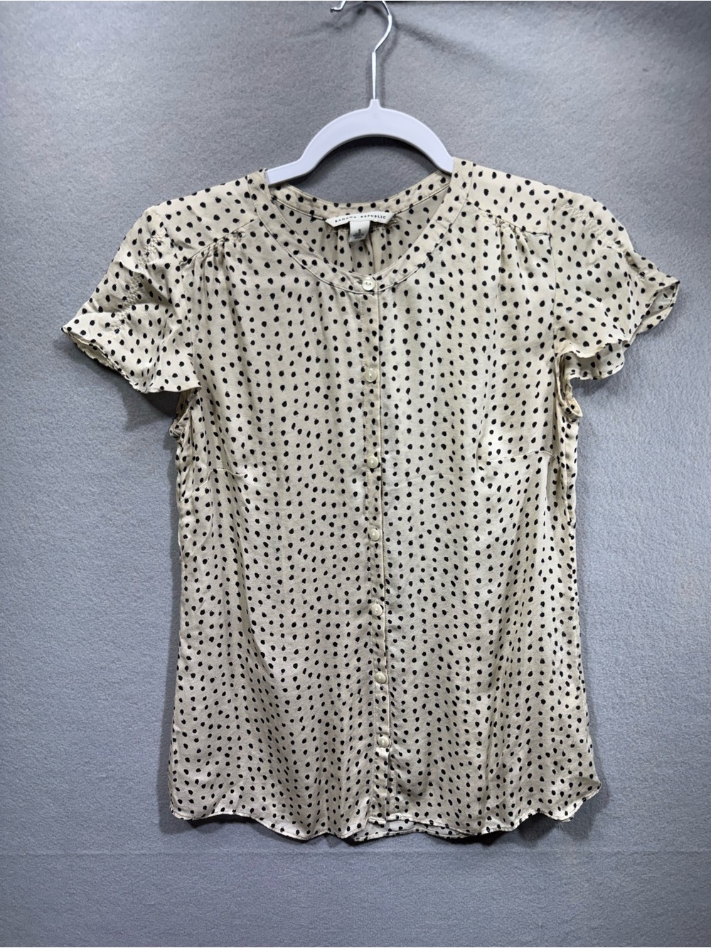 Banana Republic Women's Small Cream Black Polka Dot Flutter Sleeve Button Front